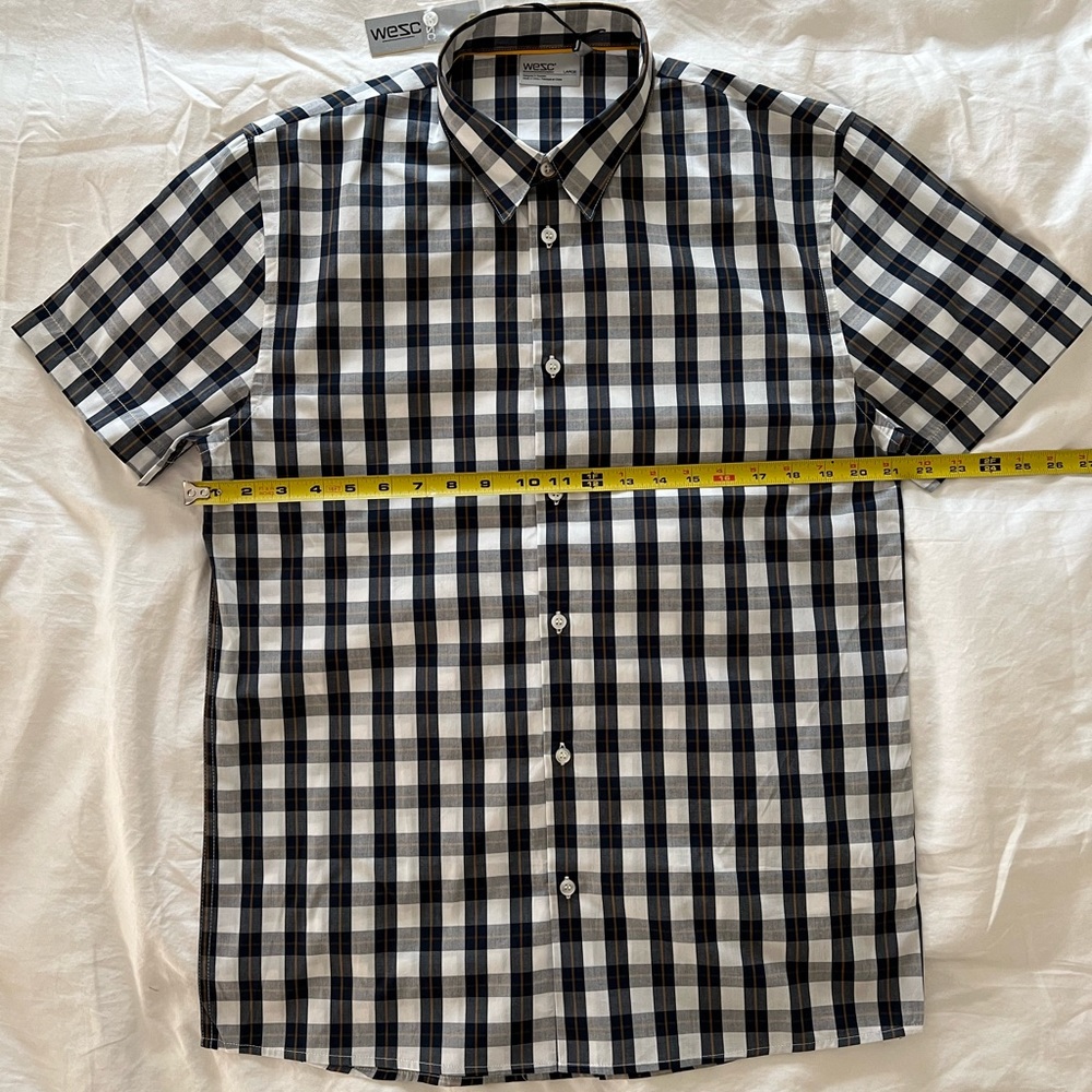 Wesc button down shortsleeve shirt